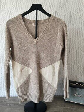 Women’s Beige & Cream V-Neck Sweater